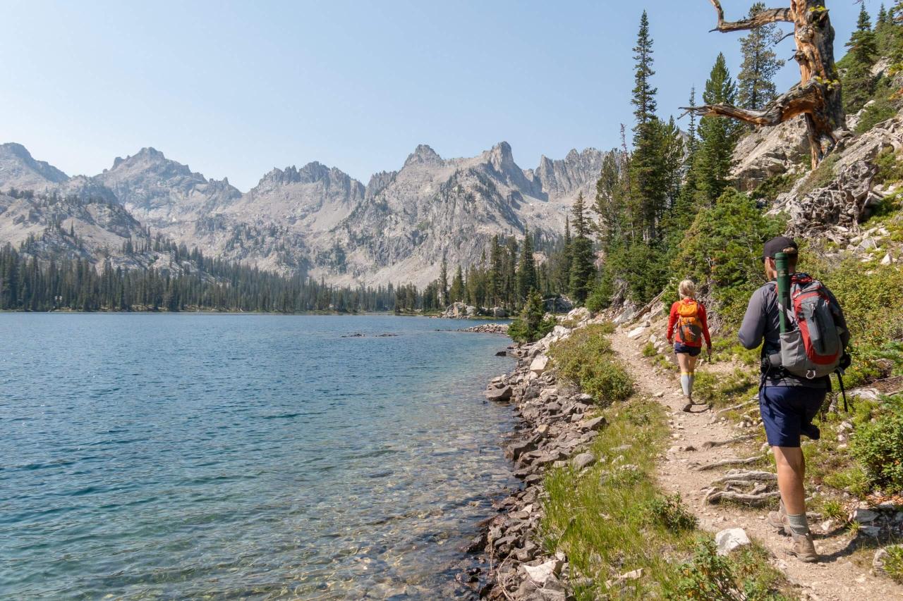 Best short hiking trails near me for beginners