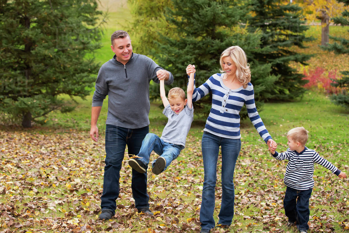 Nearby parks with well-maintained walking paths for families