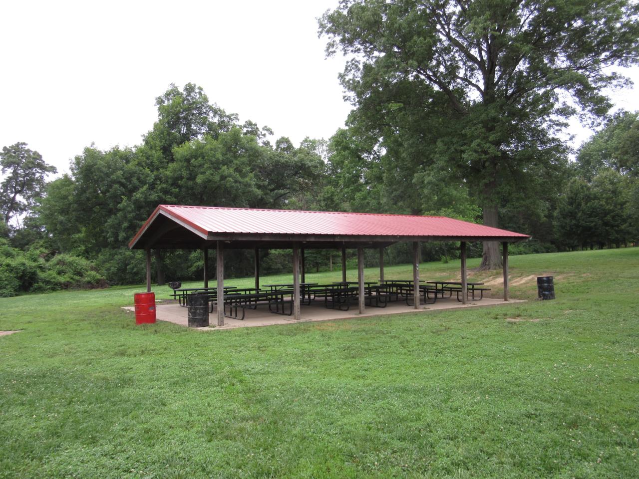 Nearby parks with easy walking trails and picnic areas