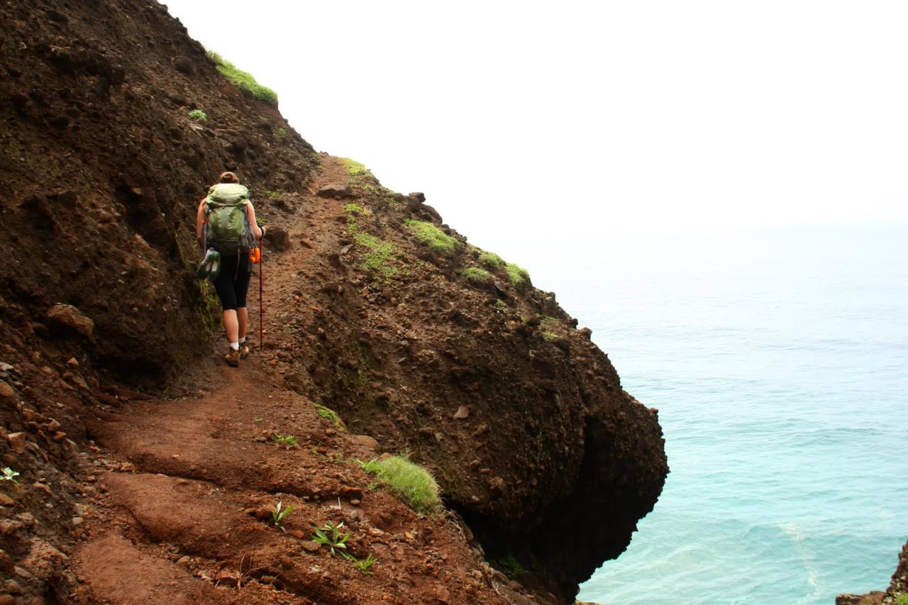Best hiking trails near me for experienced hikers with challenging climbs