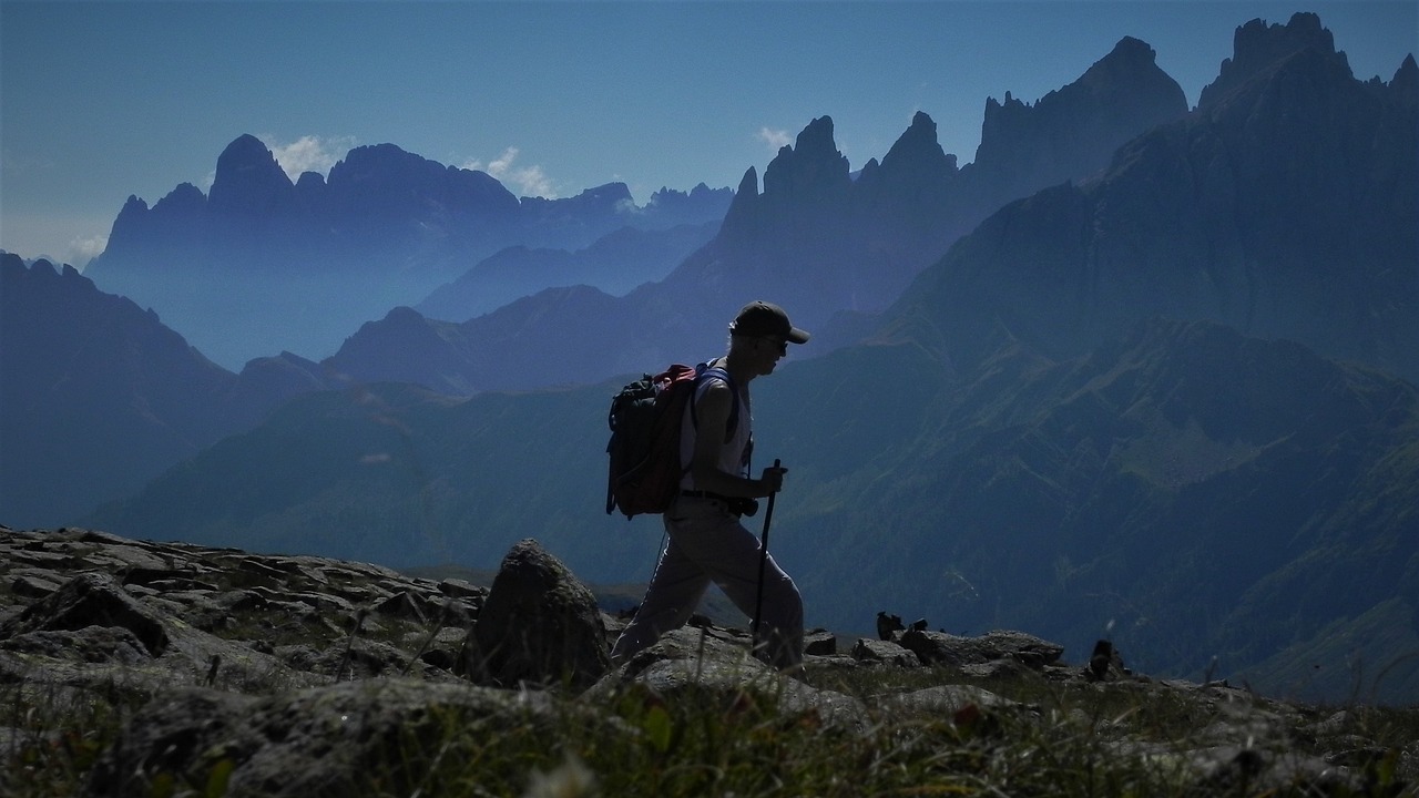 Closest mountain hikes with stunning panoramic views