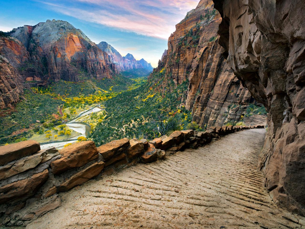 Long scenic hiking trails with stunning mountain views nearby